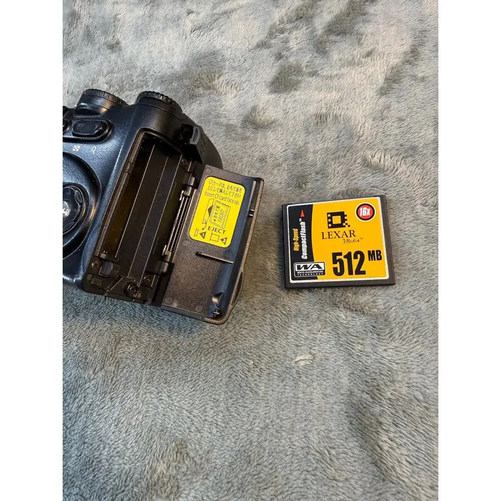 Nikon Coolpix 5400 Digital Camera Bundle Battery Charger SD Card Tripod Case